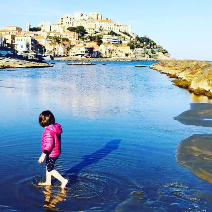 Casa Gialla إمبيريا المظهر الخارجي الصورة